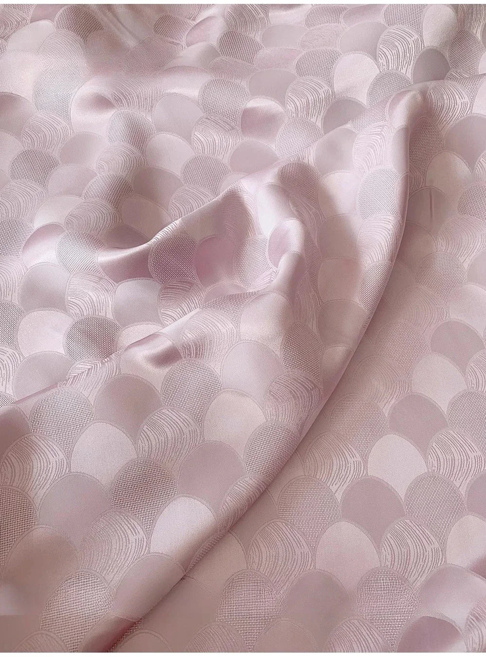 قماش ساتان حريري من Sea Wave Jacquard - مادة أنيقة 109 سم