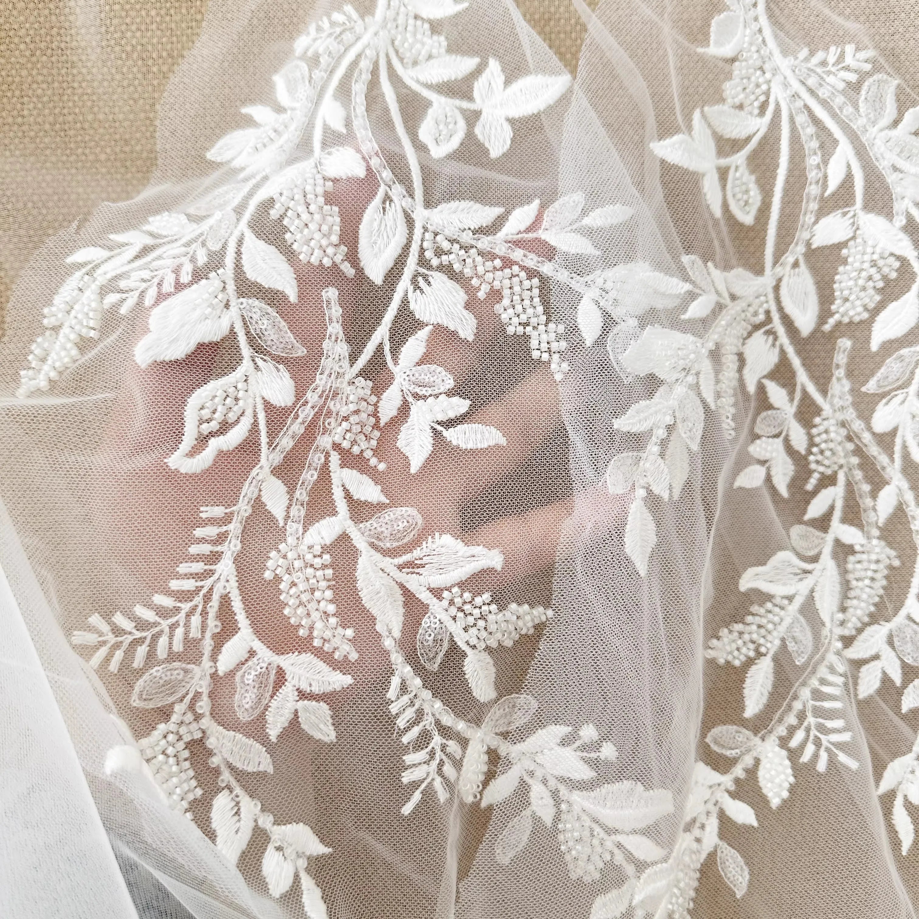 زوج من خيوط قطنية عالية الجودة مخصصة مطرزة بالترتر وشبكة زهور ودانتيل مطرز وإكسسوارات خياطة الحجاب الزهري