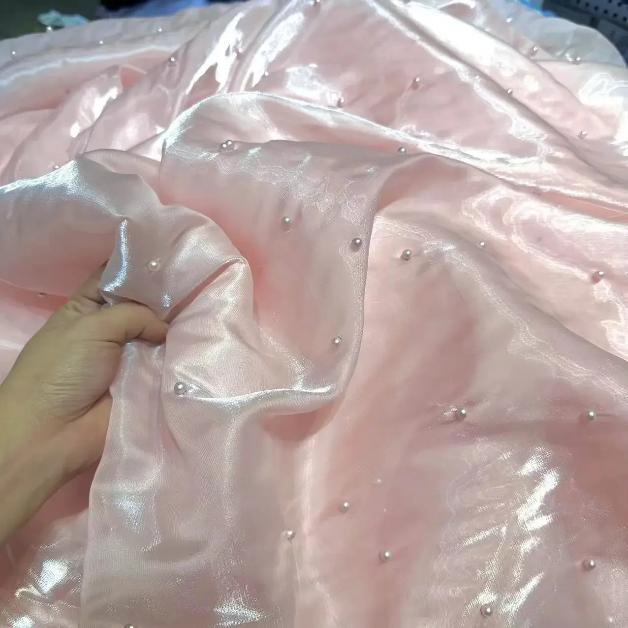 مادة خيوط ساتان عاكسة مطرزة باللؤلؤ ثلاثي الأبعاد عالية الكثافة لخياطة ملابس لوليتا وقماش فستان الزفاف