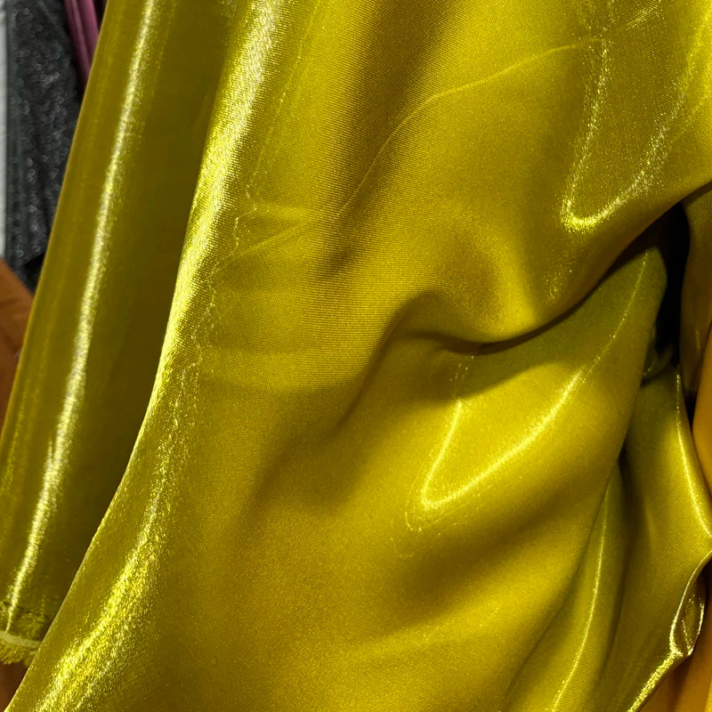 قماش ساتان مائي سائل، حرير كريستالي سميك، ساتان طبيعي عاكس، فستان زفاف، خلفية زخرفية، ملابس مصممة 