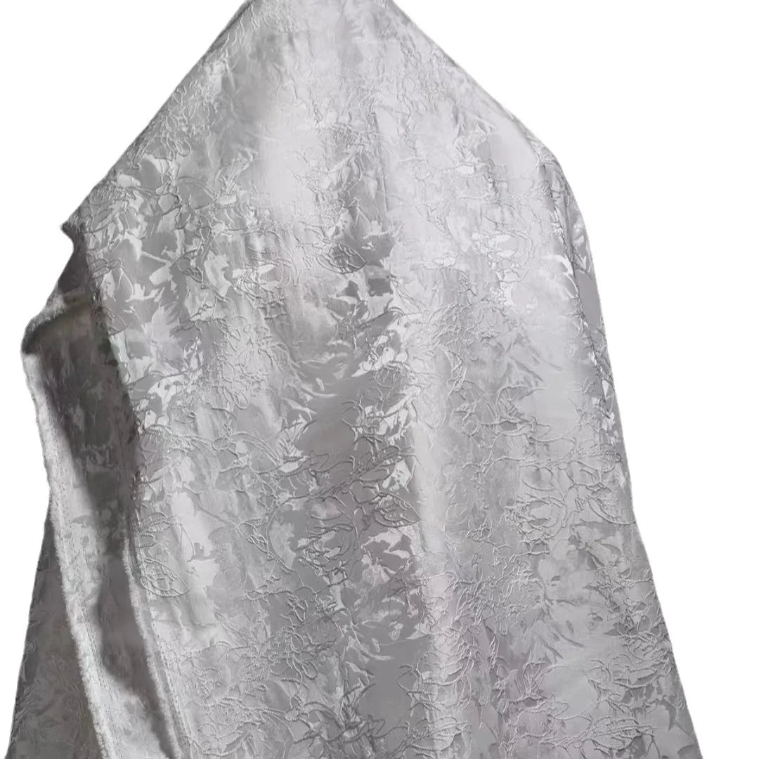 قماش جاكار نباتي خطي أبيض، سترة مطرزة بملمس إبداعي، تنورة بدلة، قماش مصمم للملابس