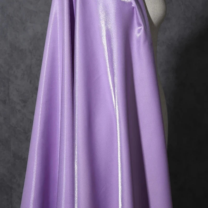 قماش ساتان سائل لامع - شارموز عاكس للملابس المسائية