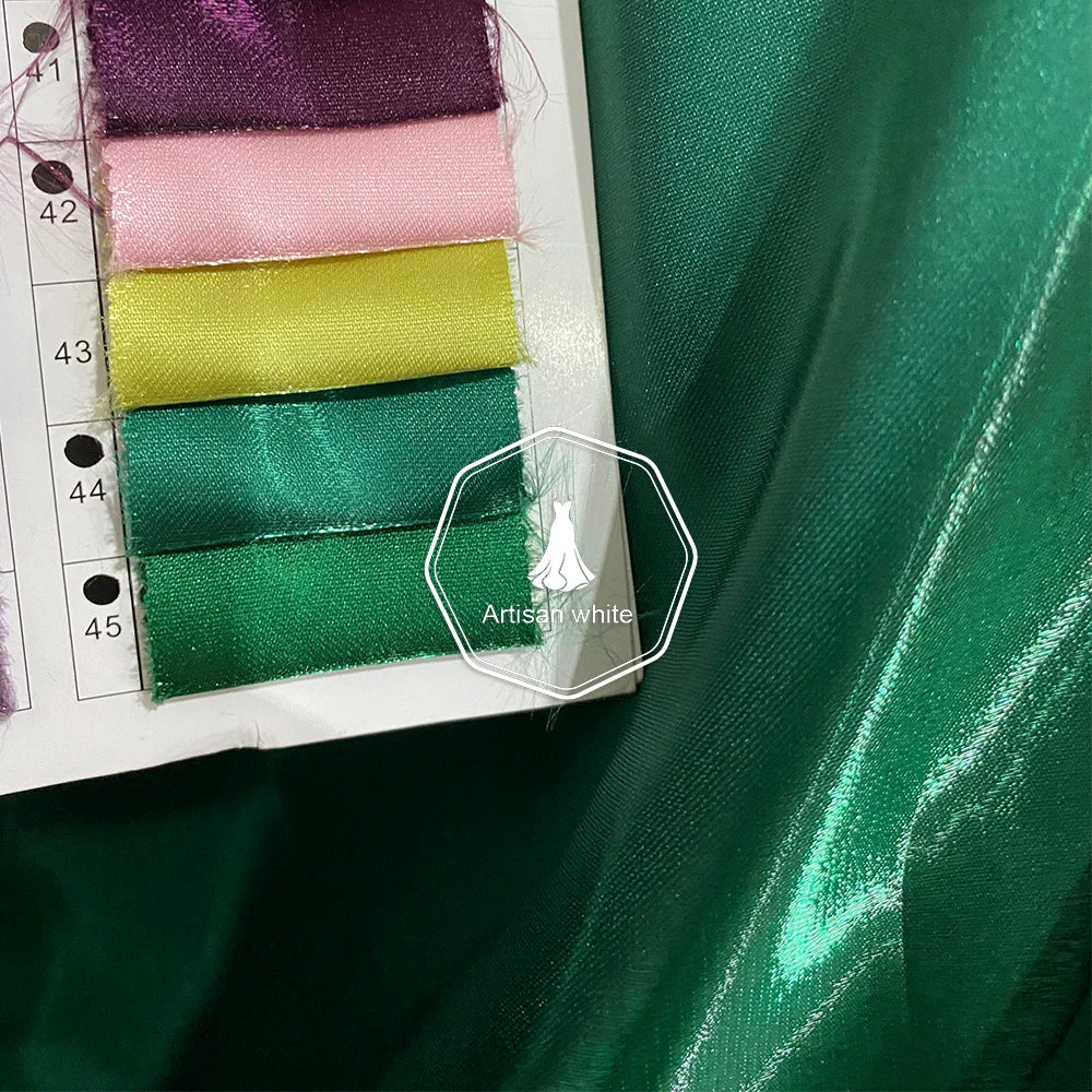 قماش ساتان مائي سائل، حرير كريستالي سميك، ساتان طبيعي عاكس، فستان زفاف، خلفية زخرفية، ملابس مصممة 