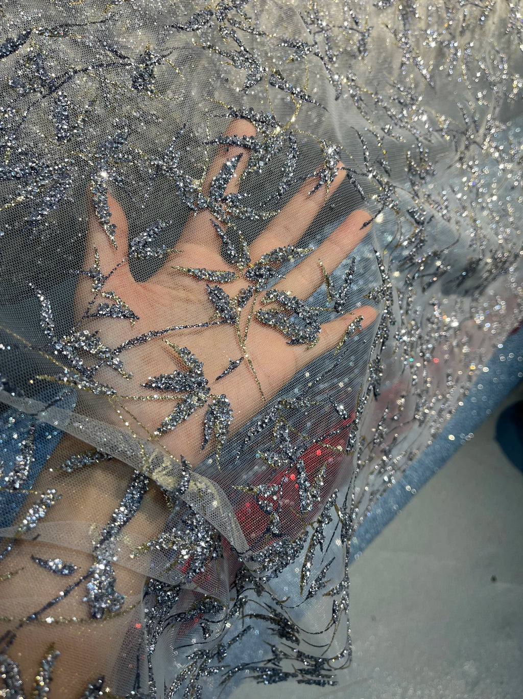 قماش شبكي عالي الكثافة بلون أسود قزحي ساطع أبيض شامبانيا ذهبي فرع شجرة مطبوع عليه ترتر ساخن قماش شبكي لفستان