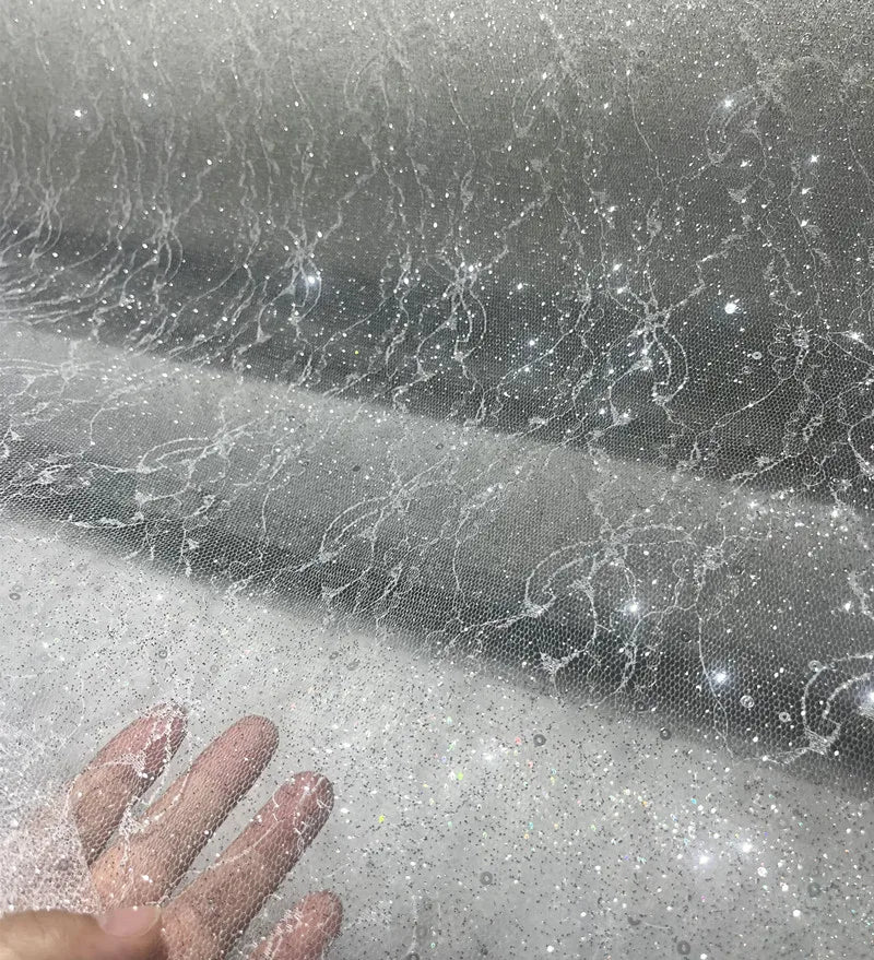 مسحوق الفضة الساخن، رذاذ الفضة، مسحوق بريق ناعم، فستان زفاف منقوش بشبكة من الدانتيل، الطبقة السفلية، قماش شبكي شفاف لامع