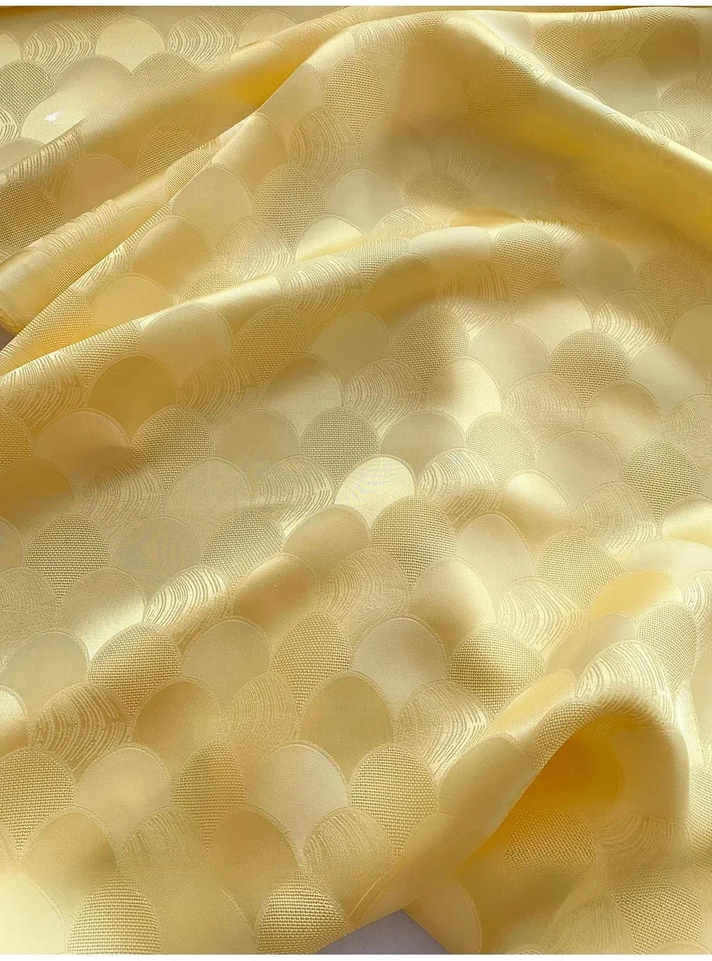 قماش ساتان حريري من Sea Wave Jacquard - مادة أنيقة 109 سم