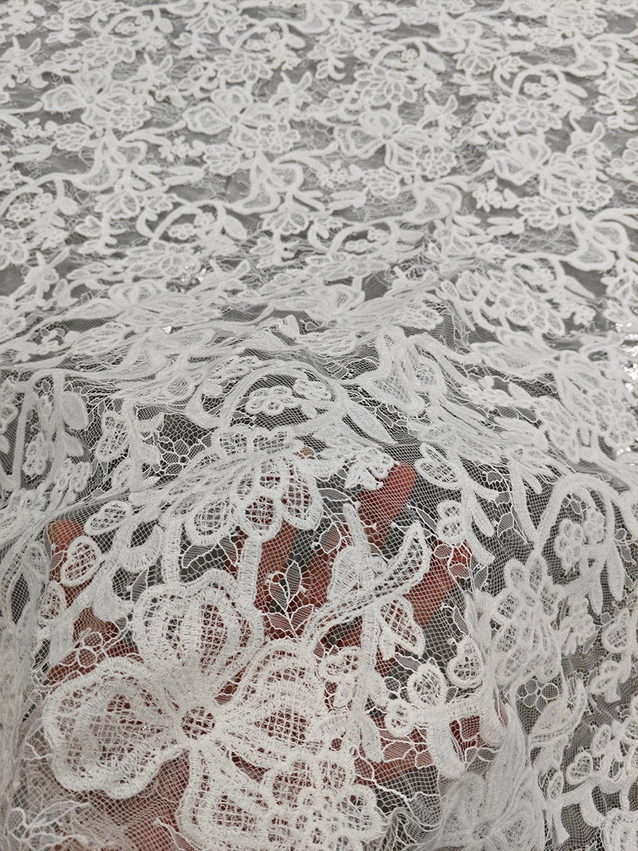 Nueva tela bordada con encaje hueco para coser vestidos de novia y de noche de alta gama, decoración DIY para manteles, tela decorativa.