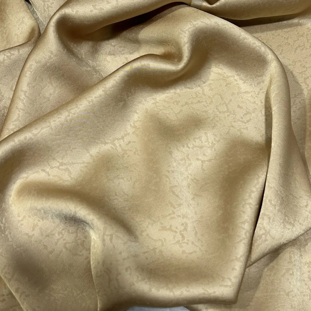 Soft and skin-friendly turtle-patterned jacquard acetate fabric suitable for wedding dresses formal gowns and handmade DIY