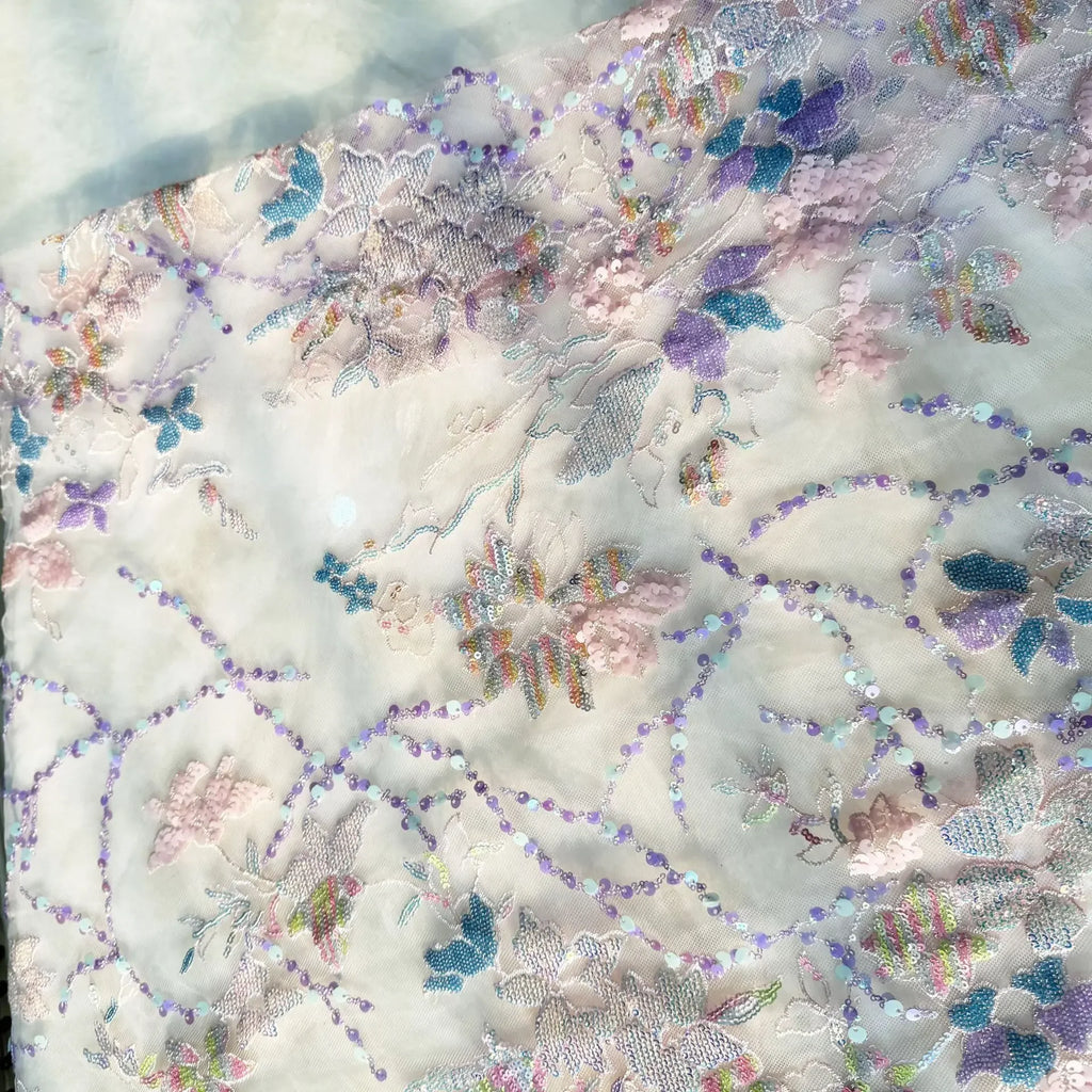 Tela de bordado de cuentas ultra densa y brillante, con un brillo intenso y un fuerte impacto visual, para vestido de alta gama con tela de encaje de malla de 1 yarda.