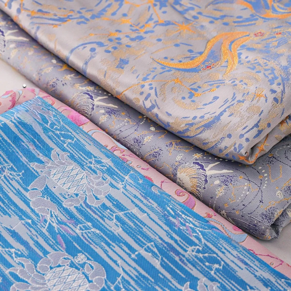 قماش جاكار بروكار بخيوط ذهبية فلكية - نمط سماوي