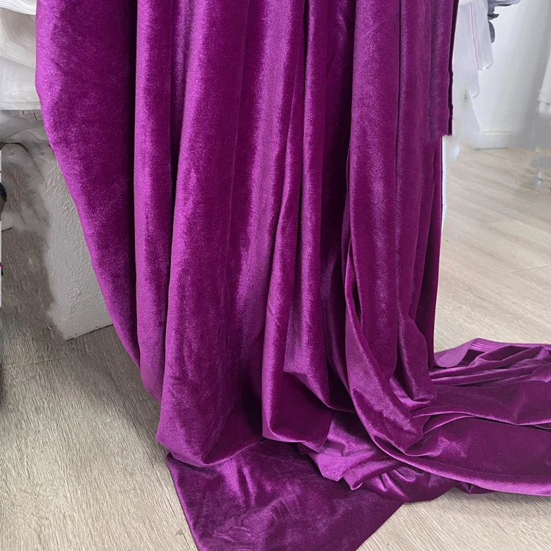 قماش مخملي وردي فاتح داكن بلمسة نهائية ناعمة لامعة، فستان زفاف أنيق، تنجيد فاخر، مادة خياطة حرفية، ملابس