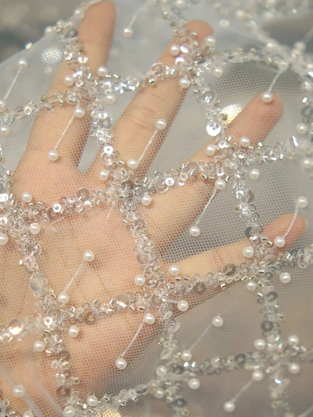 قماش شبكي من الترتر واللؤلؤ الأزرق مطرز بشبكة من التول اللامع لصنع فستان أو فستان أو ديكور مسرحي بنفسك