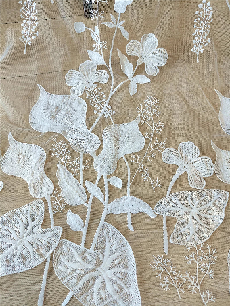 Vestido de novia de alta gama con encaje de cala y hueso de coche, ropa de regalo, cortina de puerta, tela de encaje, bordado, accesorios de bricolaje hechos a mano.