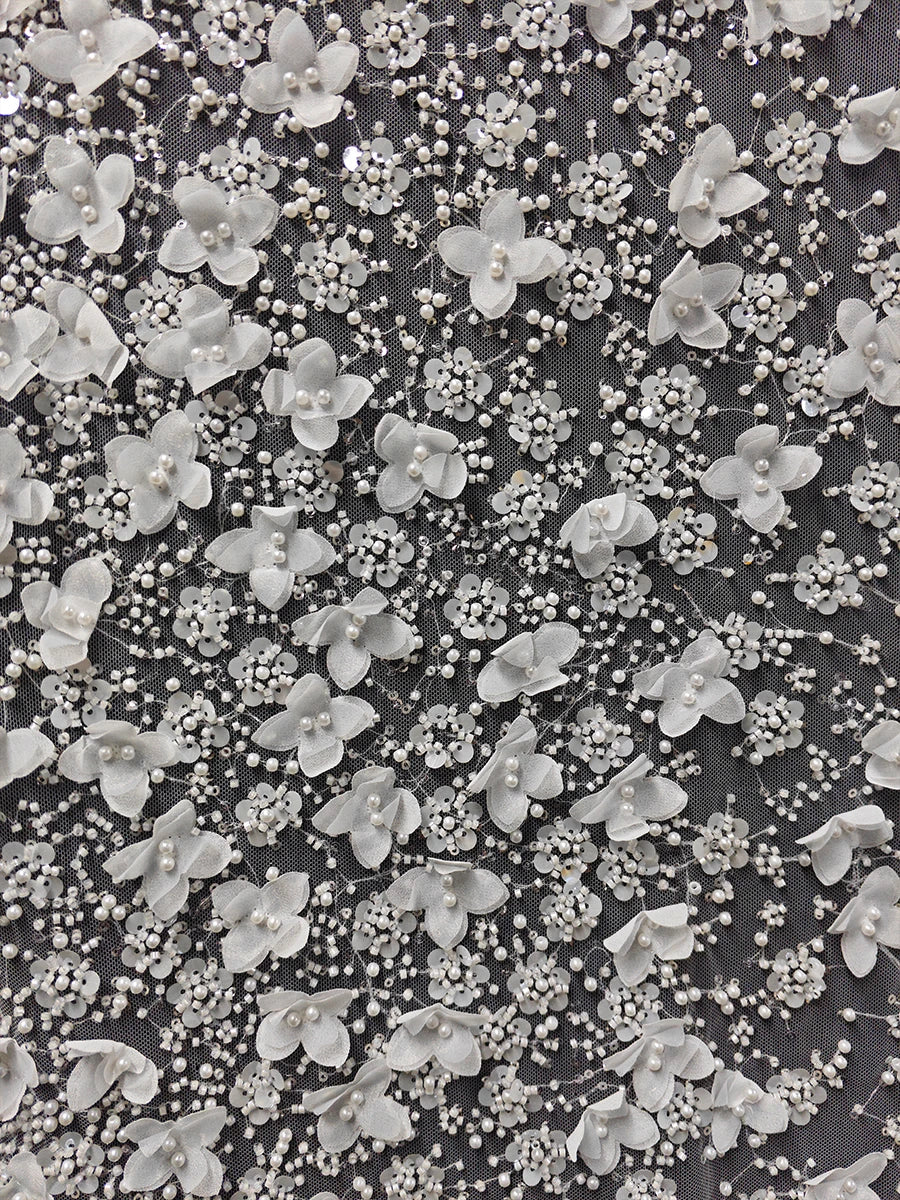 زهور مطرزة بالترتر وبتلات من الخرز وأقمشة مخيطة وفساتين زفاف عصرية وأقمشة يدوية الصنع