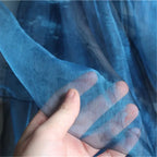 Tela transparente de organza azul Kong de alta gama para coser vestidos de novia, faldas esponjosas, diseñadores de moda y telas decorativas.
