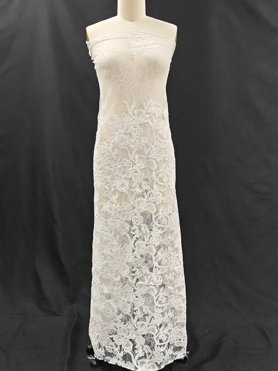 Nueva tela bordada con encaje hueco para coser vestidos de novia y de noche de alta gama, decoración DIY para manteles, tela decorativa.