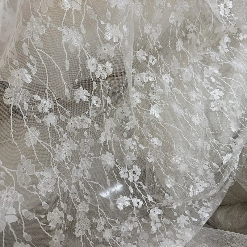 قماش دانتيل على شكل زهرة صغيرة جميلة وناعمة، فستان زفاف، ديكور خلفية ملابس، دانتيل شبكي شفاف