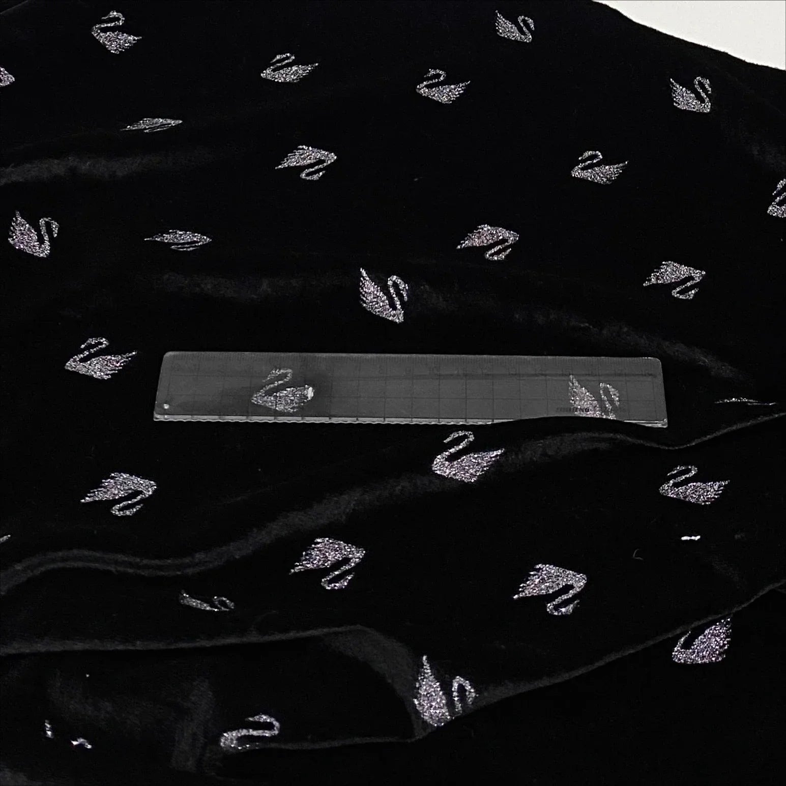 قماش بجعة صغير مطبوع عليه عبارة "بجعة صغيرة" لامع، قماش مخملي مرن معلق، قماش خياطة ملابس رقص، قماش مصمم يدويًا