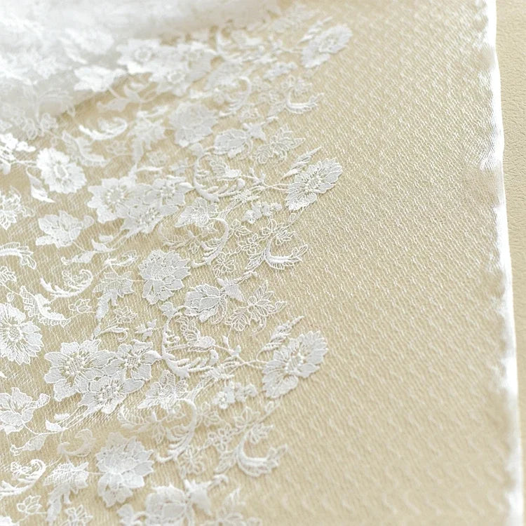 Tela de encaje bordado de malla de algodón blanco de alta calidad para vestidos de novia, adornos y accesorios de vestir.