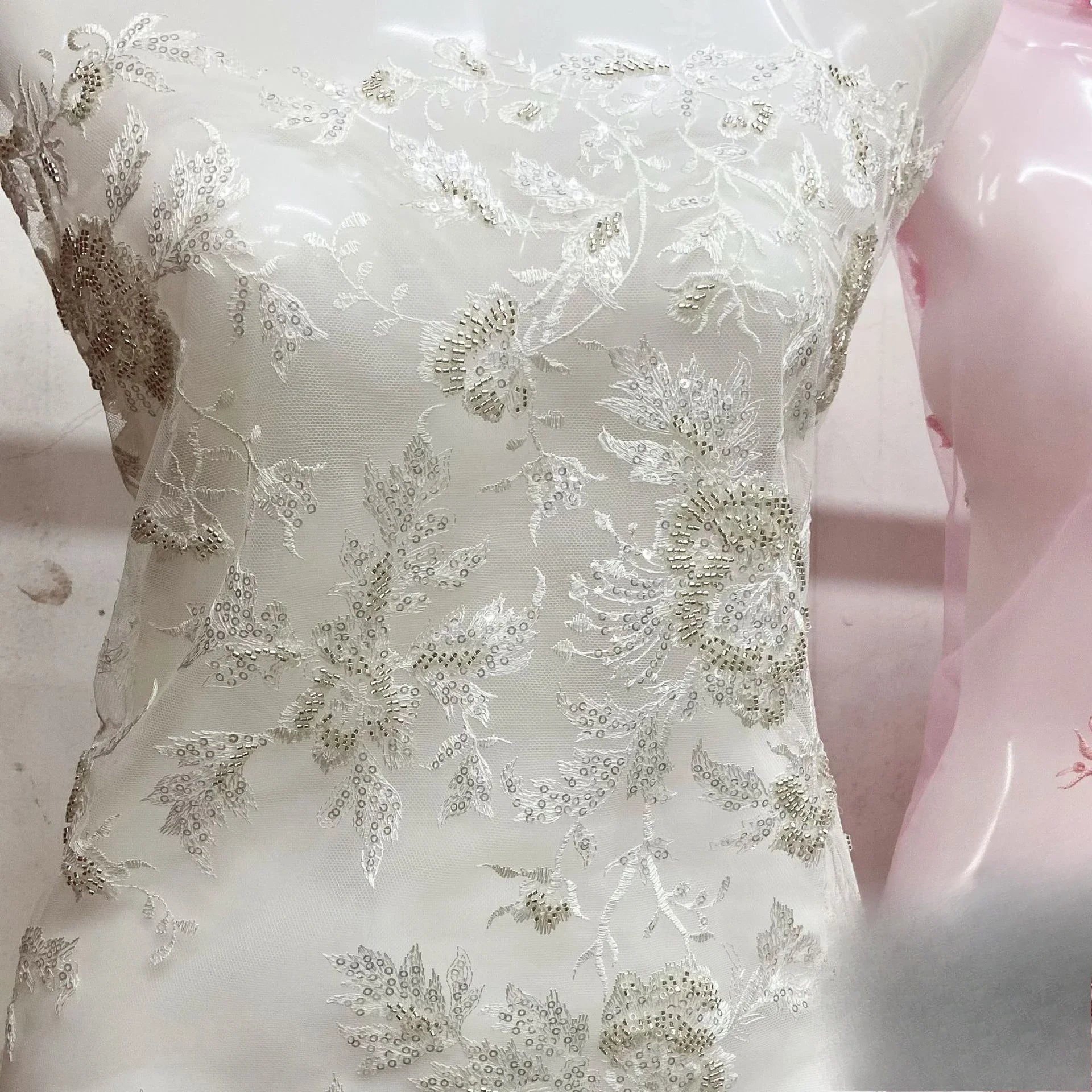 New Sequined Rose Bead Tube Embroidery Fabric, High-end Heavy Industry Multi-color Wedding Dress Bead Mesh Fabric Stoff Tessuto