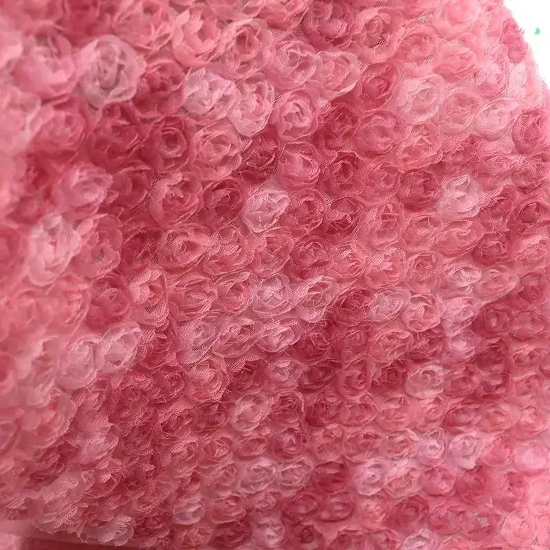 فستان زفاف كلاسيكي مطبوع عليه وردة ثلاثية الأبعاد مع لوحة قماش مطرزة وقماش شبكي مزين بالزهور