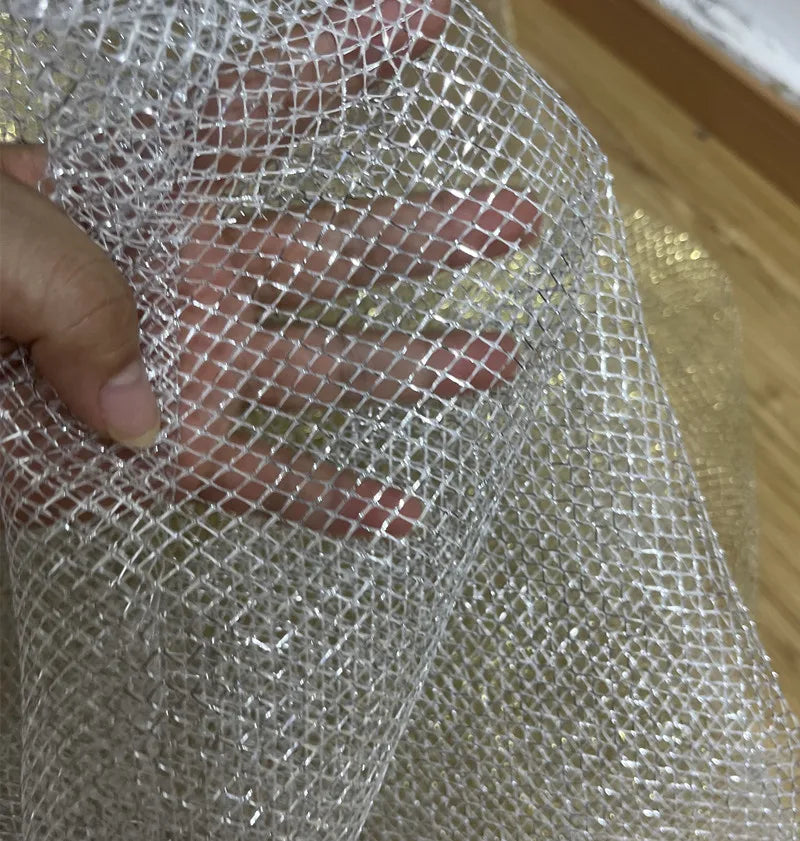 فستان زفاف شبكي كبير على شكل معين شبكي صلب بتصميم زخرفي من القماش الشبكي الكبير