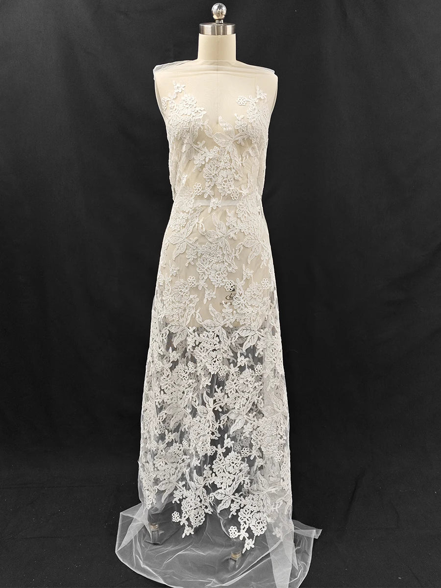 قماش دانتيل جديد من أوراق الشجر البيضاء الخام مطرز على شكل غطاء رأس وستارة باب ومفرش طاولة وفستان زفاف وتنورة قصيرة وإكسسوارات تشيباو