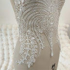 تطريز خرز على حافة زهرة من الدانتيل - زينة صدر فستان الزفاف 60 × 40 سم