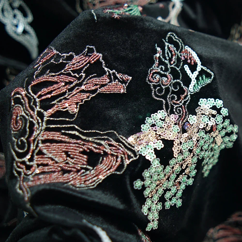 قماش شبكي مطرز بالترتر الأسود من أزهار الكرمة لفساتين شيونغسام الرسمية، مصنوع من مادة الدانتيل الملونة الأنيقة