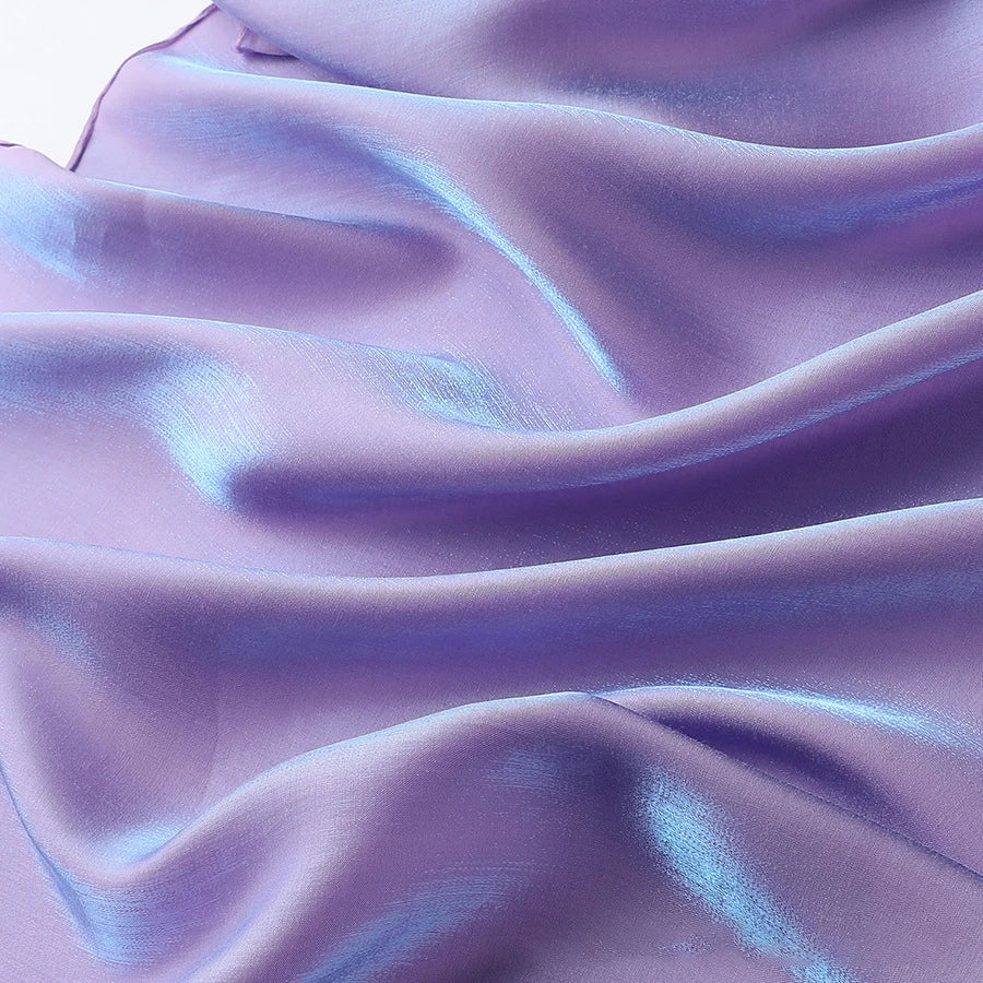 قماش حرير ساتان سائل نابض بالحياة - خامة لامعة لفساتين السهرة