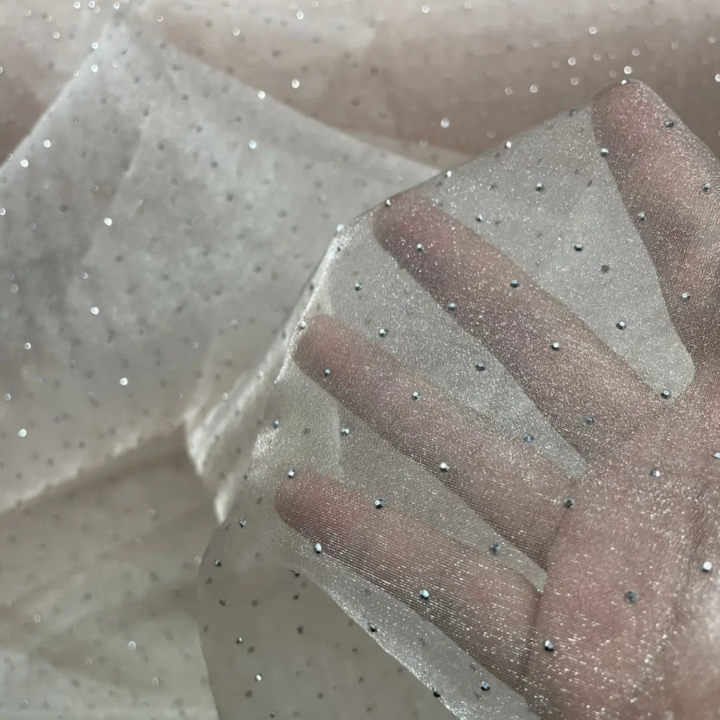 Soft and smooth organza fabric suitable for wedding dresses formal gowns designer fabrics and photography backdrop fabrics