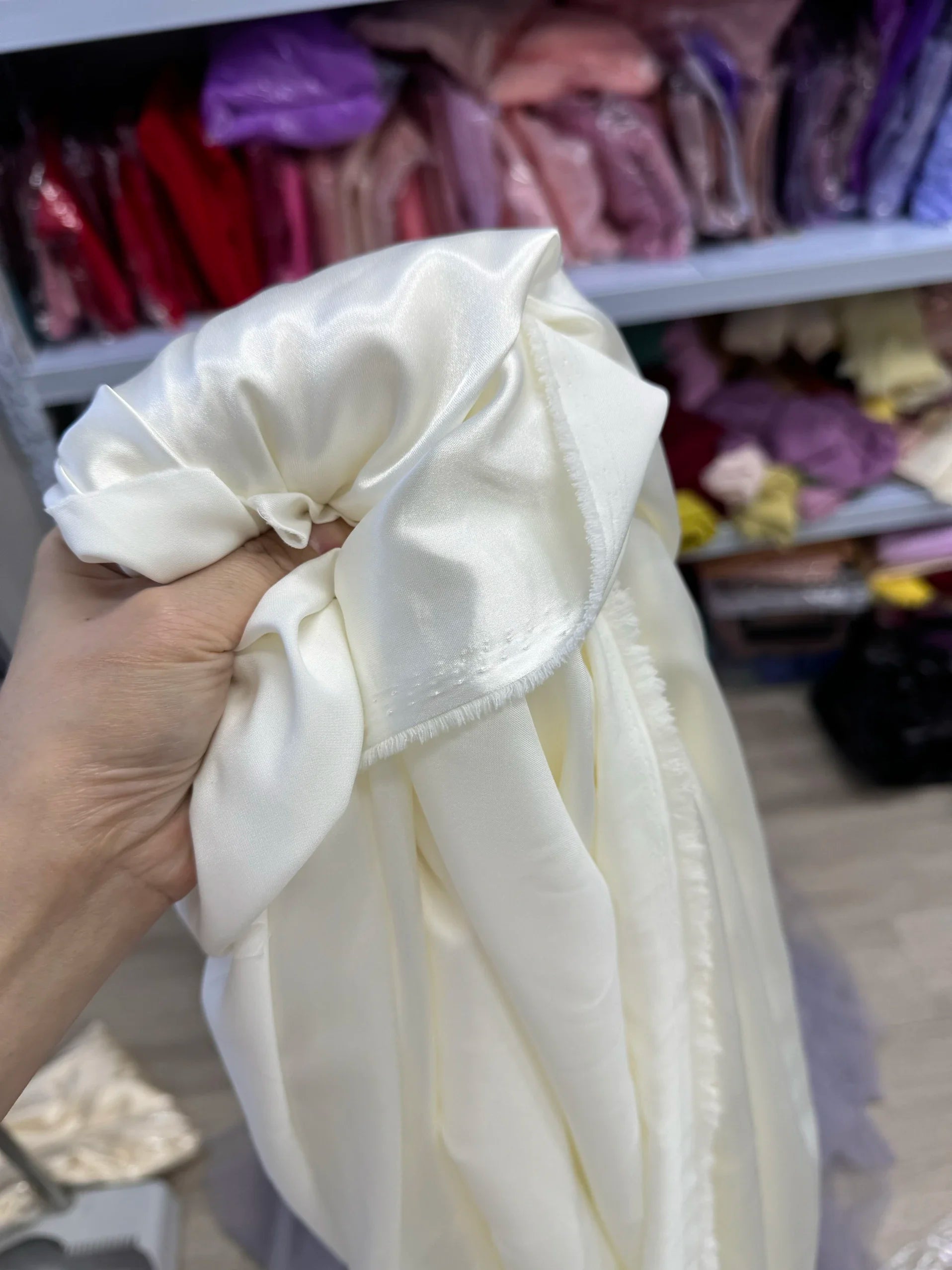 Soft And Lustrous Satin Cape For Bridesmaid Dress Wedding Dress Fabric Handicraft Wedding Styles Backdrop Decoration Arrangement