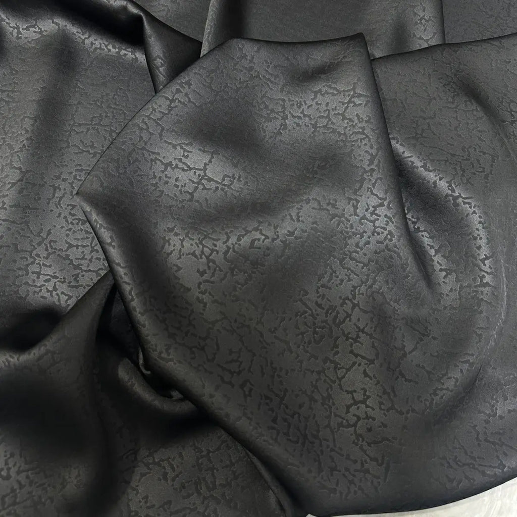 Soft and skin-friendly turtle-patterned jacquard acetate fabric suitable for wedding dresses formal gowns and handmade DIY