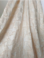 قماش جاكار زهري منقوش، مادة فاخرة وثقيلة الوزن، مناسب لفساتين الموضة الراقية، ملابس مصممة، استخدام قماش كوتور