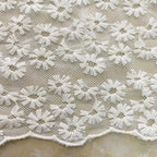 Tejido de malla de hilo de algodón soluble en agua, bordado con encaje y pequeños crisantemos florales, para prendas de vestir, parte superior e inferior.