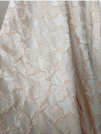 قماش جاكار زهري منقوش، مادة فاخرة وثقيلة الوزن، مناسب لفساتين الموضة الراقية، ملابس مصممة، استخدام قماش كوتور