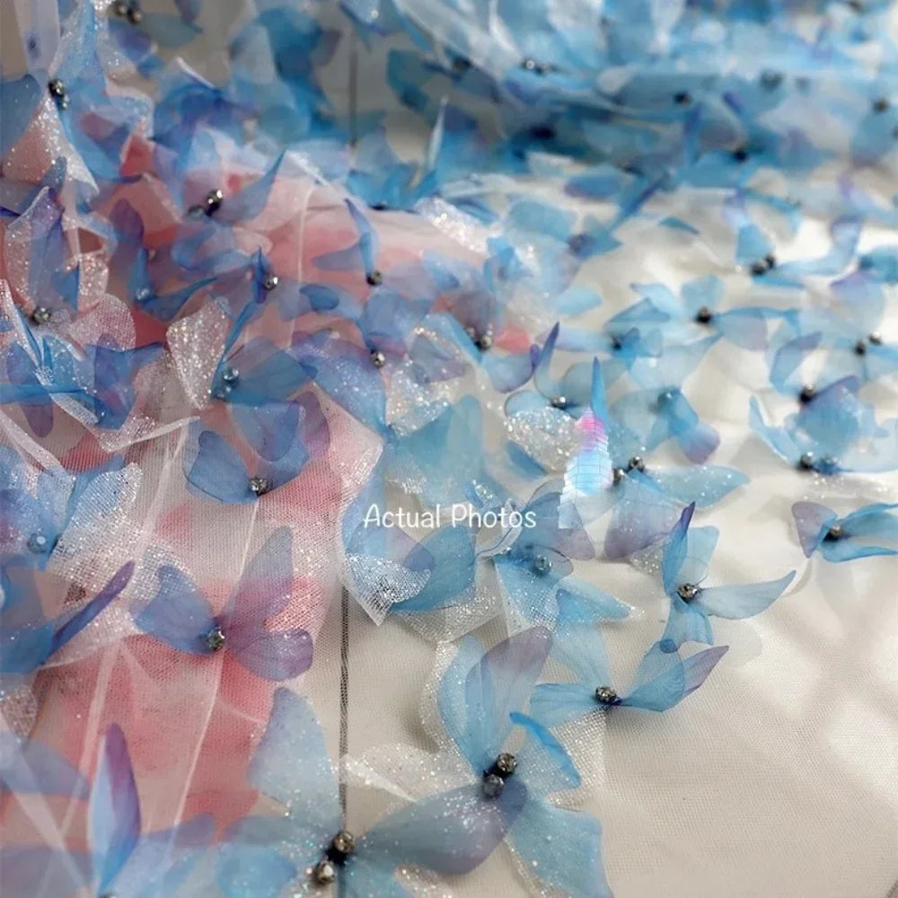 قماش شبكي شفاف بتصميم فراشة ماسية لامعة ثلاثية الأبعاد باللون الأزرق والوردي لخياطة فساتين الزفاف والسهرة