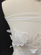 Bordado de cuentas de encaje con hilo floral 3D, color blanco crudo, hecho a mano, para vestido de novia, vestido de noche, tocado, accesorio, material