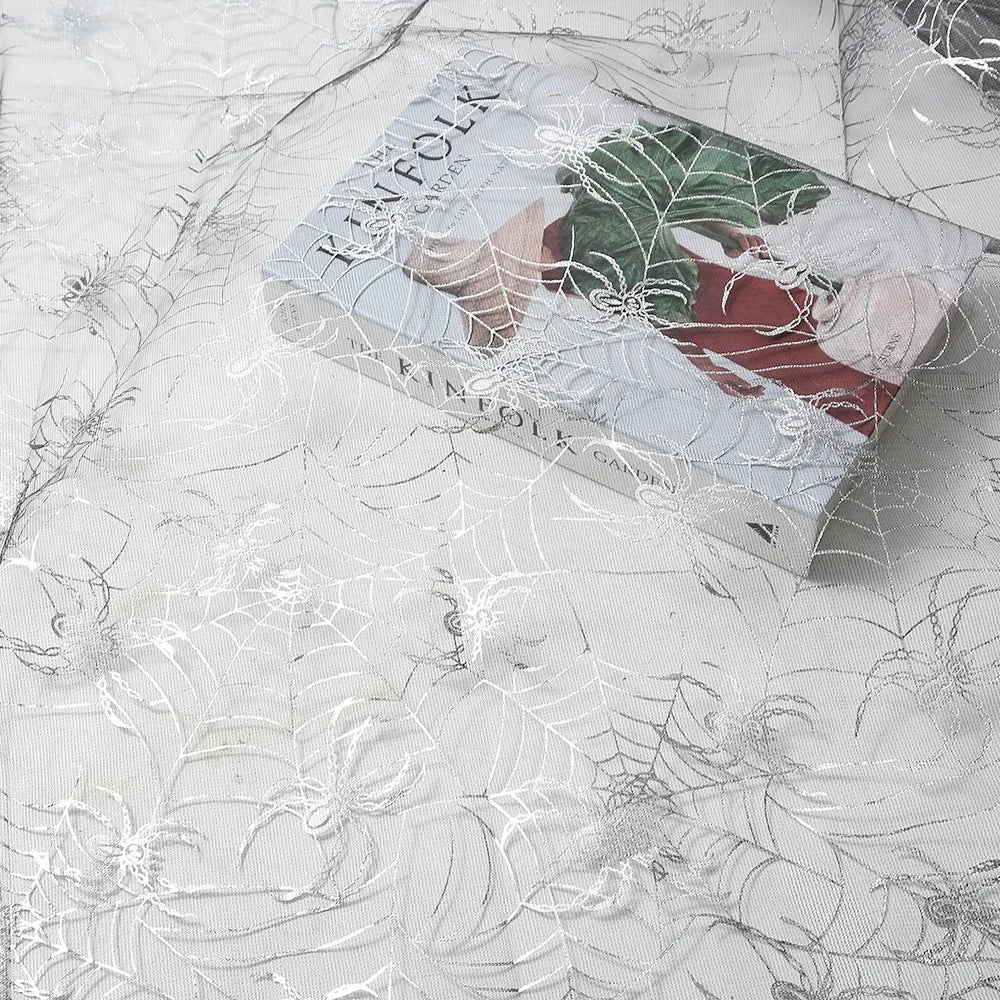 ديكور مشهد شبكة العنكبوت العابر للحدود في الهالوين، خلفية لعبة من القماش الشبكي، زي أداء يدوي الصنع، نسيج فريد من نوعه