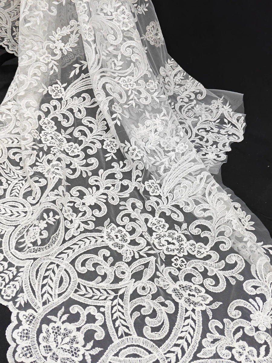 Tela de malla de encaje bordado blanco crudo de alta gama, diseño de vestidos de novia hechos a mano, accesorios de bricolaje, telas de decoración de ropa