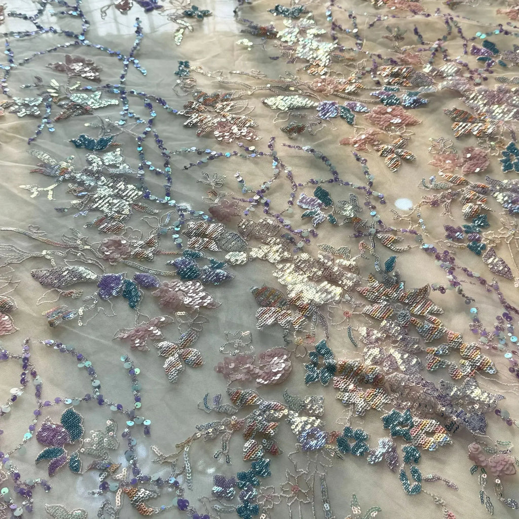 Tela de bordado de cuentas ultra densa y brillante, con un brillo intenso y un fuerte impacto visual, para vestido de alta gama con tela de encaje de malla de 1 yarda.