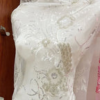 زهور وطيور متعددة الألوان، قماش كثيف للغاية، لامع للغاية، مطرز بشكل جميل، دانتيل، خرز، ترتر، فستان زفاف، مأدبة