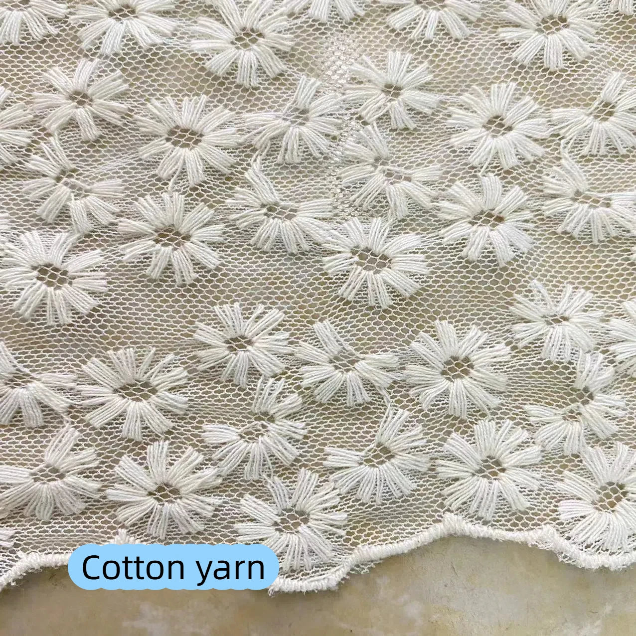 Tejido de malla de hilo de algodón soluble en agua, bordado con encaje y pequeños crisantemos florales, para prendas de vestir, parte superior e inferior.