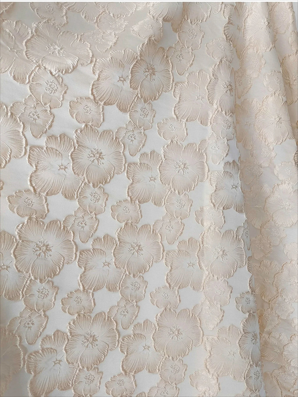 قماش جاكار زهري منقوش، مادة فاخرة وثقيلة الوزن، مناسب لفساتين الموضة الراقية، ملابس مصممة، استخدام قماش كوتور