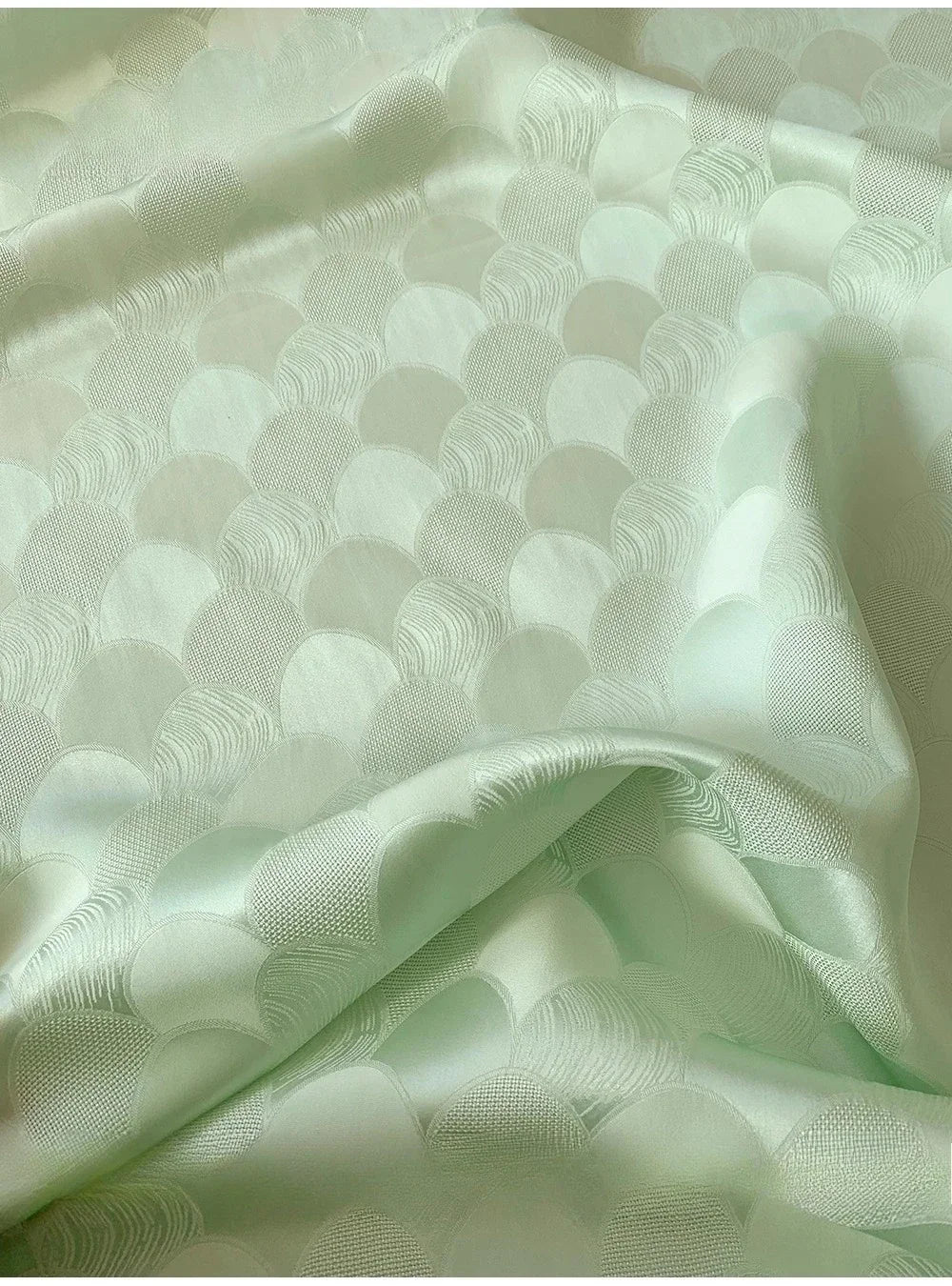 قماش ساتان حريري من Sea Wave Jacquard - مادة أنيقة 109 سم