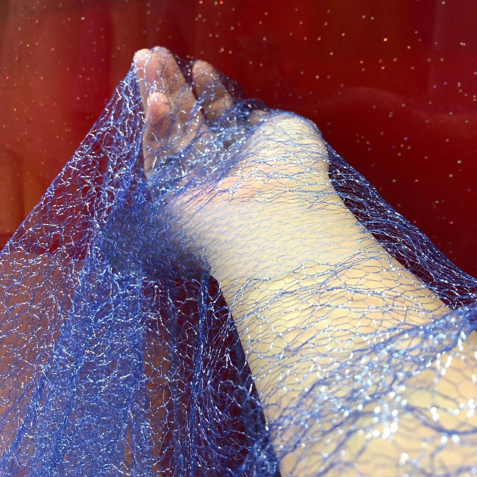 قماش شبكي من الدانتيل الذهبي والفضي غير المنتظم خفيف الوزن وناعم مناسب للفساتين الرسمية وفساتين الزفاف وأغطية الرأس