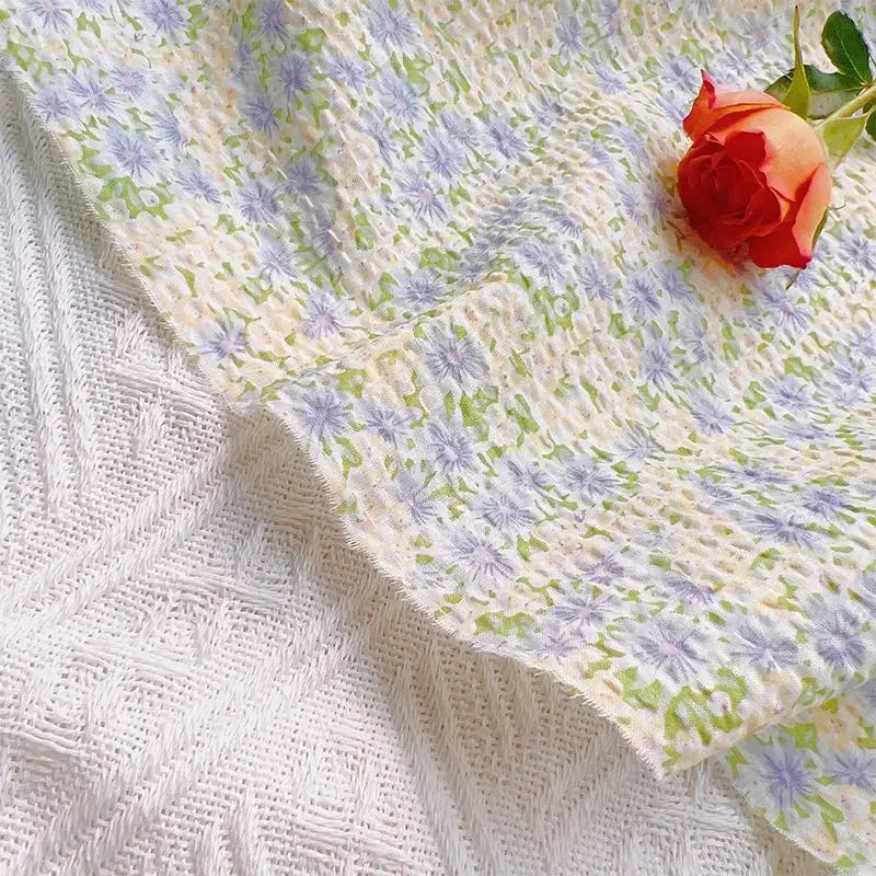 قماش قطني نقي بنقشة زهور منعشة - مادة مطبوعة ناعمة