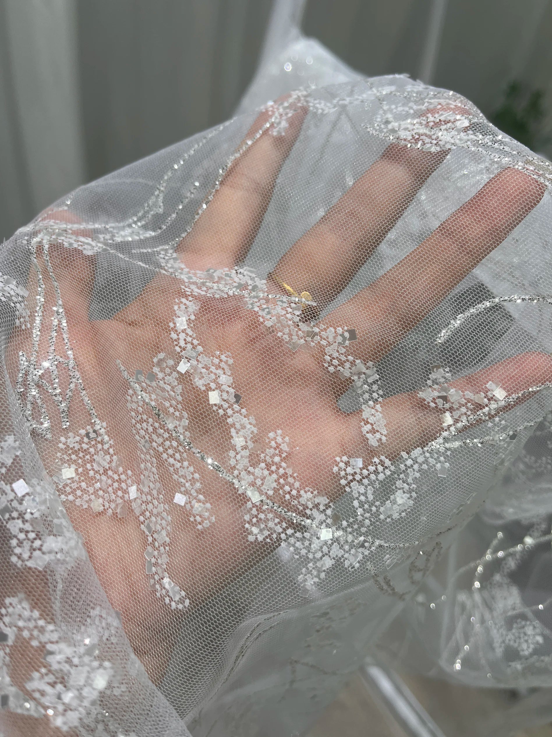 New White Relief Embroidered Fabric Fashion Wedding Dress Dress Dress Children's Clothing Design Lace Fabric