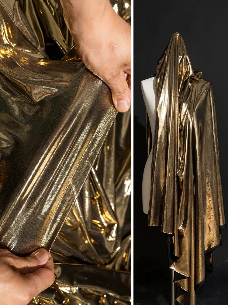 قماش معدني سائل مع نسيج لامع لامع مرن محبوك فضي عاكس تنورة حمالة فستان مصمم من القماش