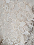 قماش جاكار زهري منقوش، مادة فاخرة وثقيلة الوزن، مناسب لفساتين الموضة الراقية، ملابس مصممة، استخدام قماش كوتور